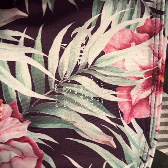 Zyia Active Floral 7/8 Leggings - Picture 3 of 6